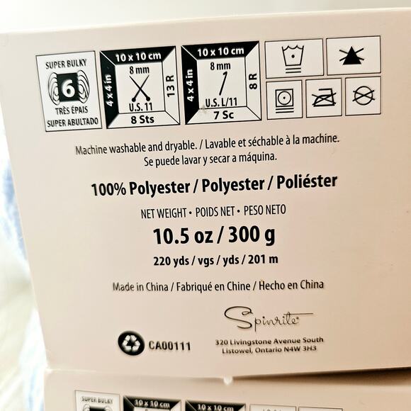 Pair of O'Go Yarspirations Yarns Bernat Inspirations Blanket Sky Blue Ombre - Picture 9 of 15